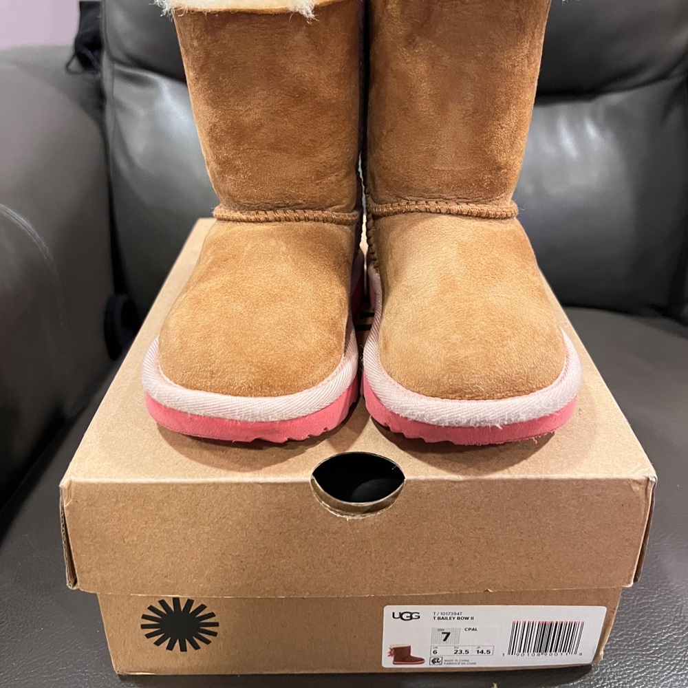 Ugg Bailey Bow 7c